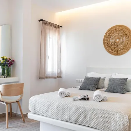 Adama's Naxos Aparthotel 4*