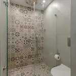 Adama's Naxos 4*