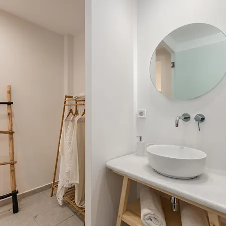 Adama's Aparthotel