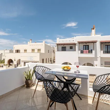 Adama's Naxos Aparthotel 3*