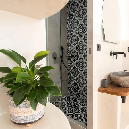 Adama's Naxos 3* Naxos City