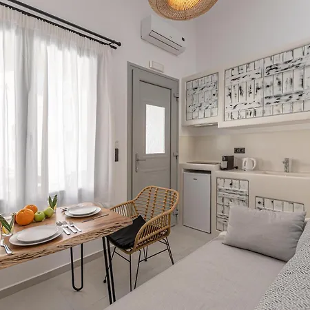 Adama's Naxos Aparthotel