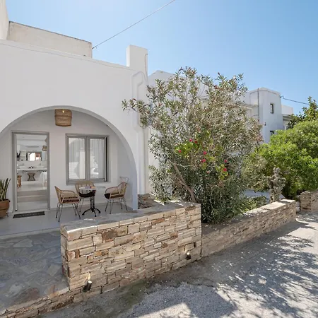 Adama's Naxos 3* Naxos City