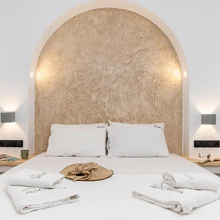 Adama's Naxos Apartahotel