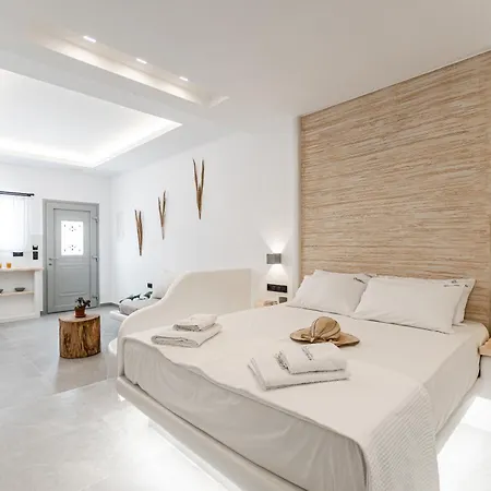 Adama's Naxos 3*